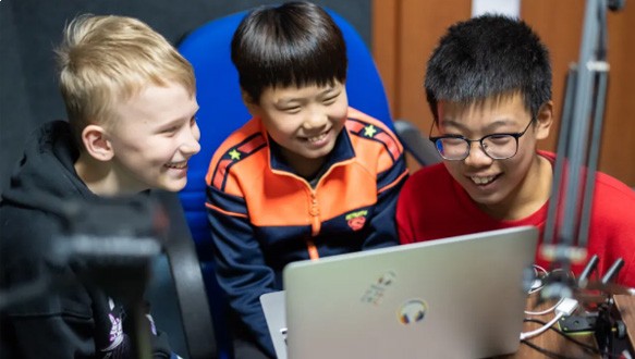 大连美国国际学校小学双语课程