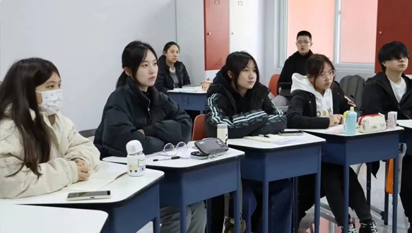 索兰诺中学高三复读班